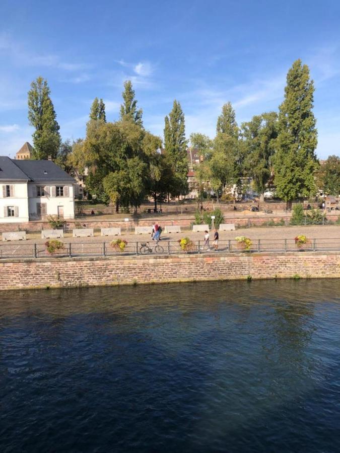 Appartement Au Bord De L'Eau à Strasbourg Extérieur photo