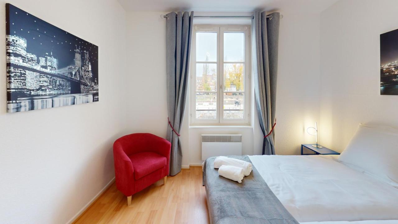 Appartement Au Bord De L'Eau à Strasbourg Extérieur photo