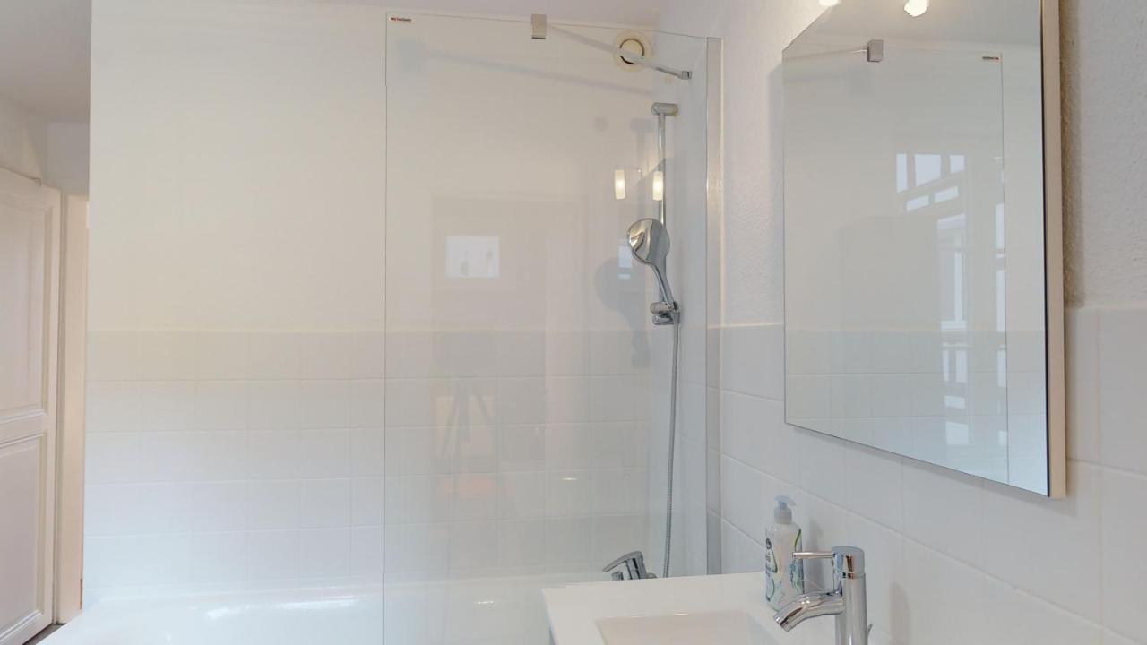 Appartement Au Bord De L'Eau à Strasbourg Extérieur photo
